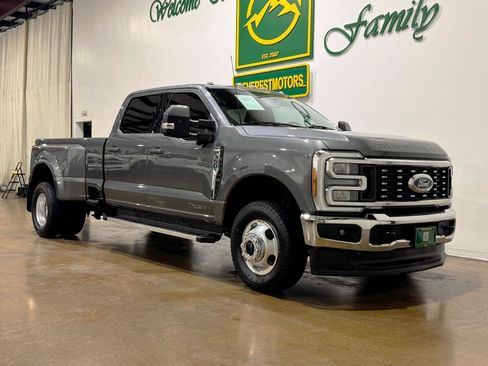 Used 2023 Ford F350 Lariat w/ FX4 Off-Road Package AWD/4WD image 2