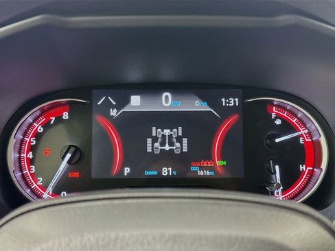 Used 2025 Toyota RAV4 LE AWD/4WD image 10