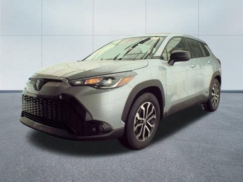 Used 2024 Toyota Corolla Cross AWD Hybrid image 2