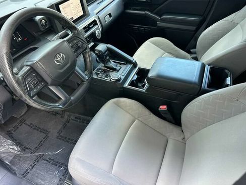Used 2024 Toyota Tacoma SR5 AWD/4WD image 10