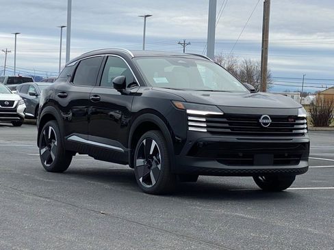 New 2025 Nissan Kicks SR image 2