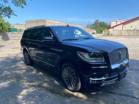 Used 2021 Lincoln Navigator L 4WD image 7