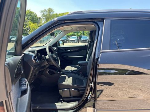 Used 2025 Chevrolet TrailBlazer LT FWD image 19
