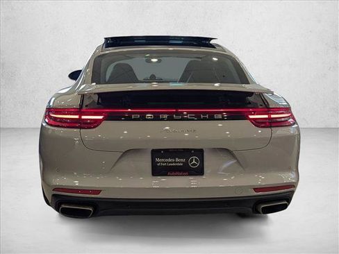 Used 2017 Porsche Panamera image 7
