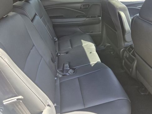 Used 2023 Honda Passport EX-L image 16