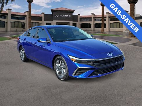 Used 2024 Hyundai Elantra SEL FWD image 2