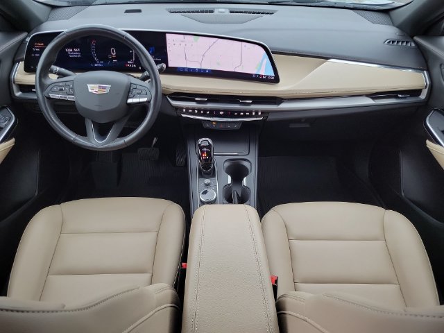Certified 2024 Cadillac XT4 Luxury w/ Cold Weather Package FWD image 10