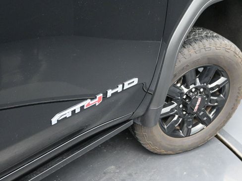Used 2024 GMC Sierra 3500 AT4 w/ Technology Package image 7