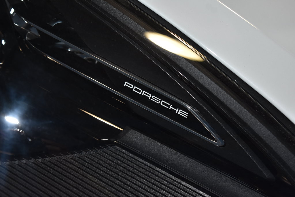 Certified 2026 Porsche Macan AWD/4WD image 28