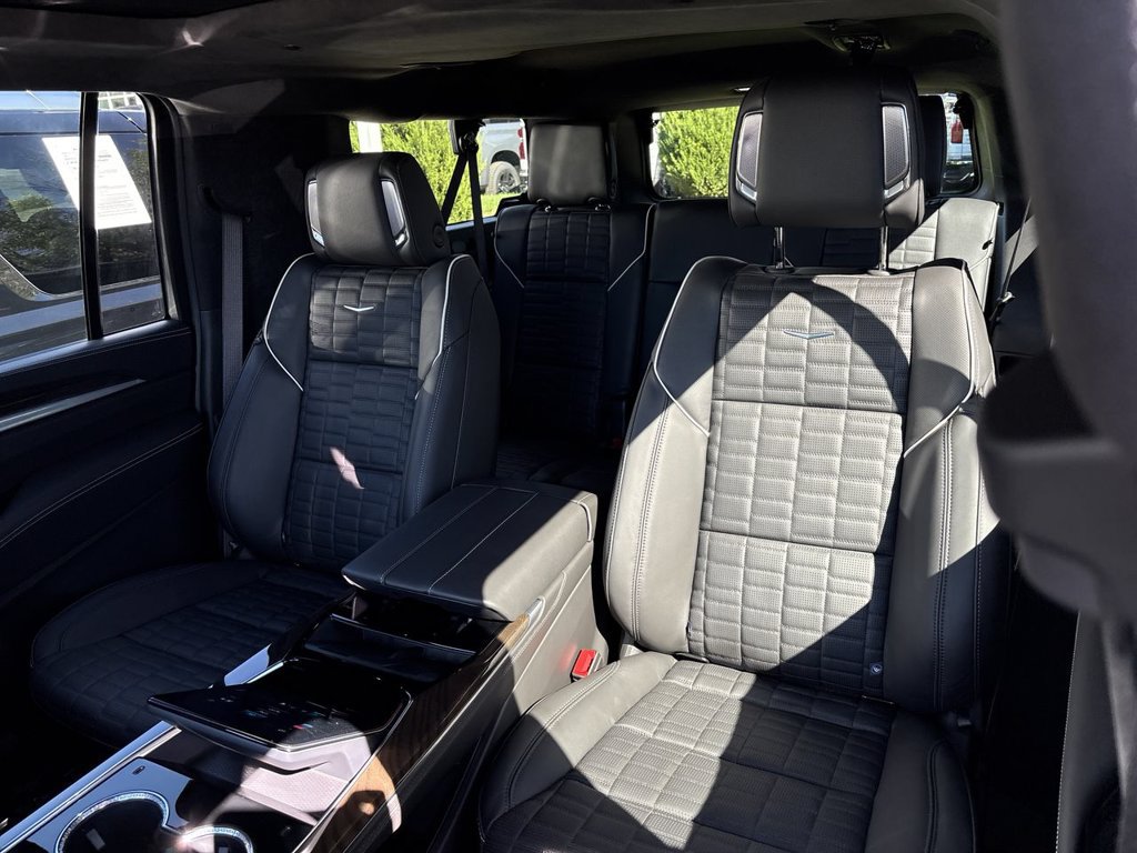 Certified 2026 Cadillac Escalade ESV Platinum Luxury AWD/4WD image 26
