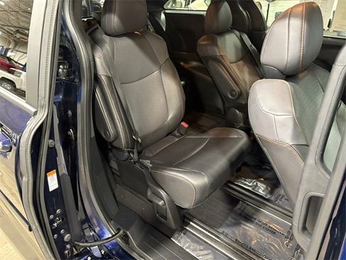 Used 2023 Toyota Sienna XSE image 20
