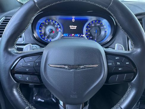 Used 2018 Chrysler 300 S AWD/4WD image 32