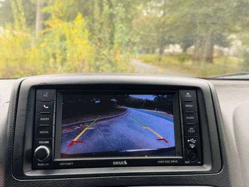 Used 2019 Dodge Grand Caravan SE w/ UConnect Hands-Free Group image 16