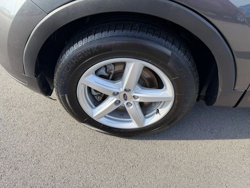 Used 2018 Ford Explorer XLT w/ Equipment Group 202A image 19