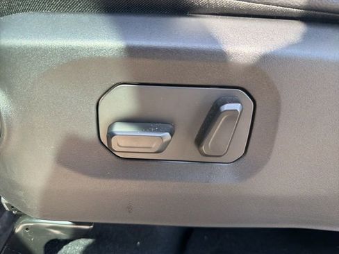 Used 2024 Jeep Wrangler Sahara image 11