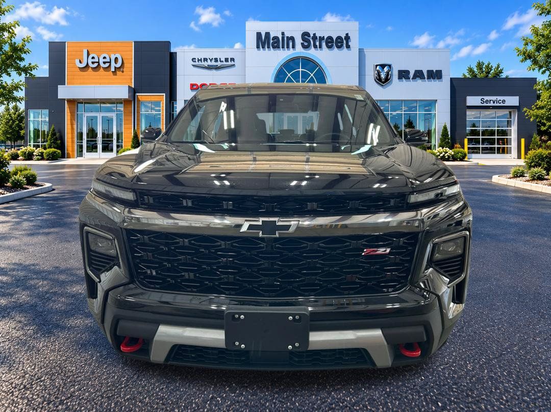 Used 2025 Chevrolet Traverse Z71 AWD/4WD image 8