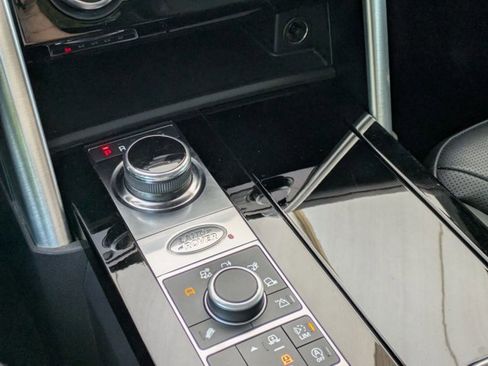 Used 2017 Land Rover Discovery HSE Luxury image 12