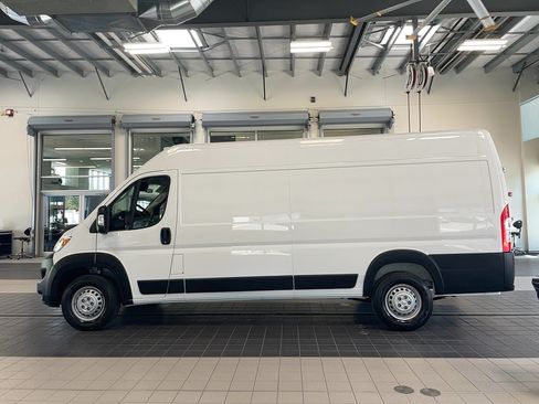 Used 2025 RAM ProMaster 3500 w/ Safety Group FWD image 4