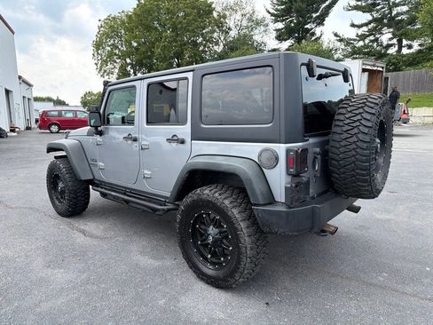 Used 2017 Jeep Wrangler Unlimited Sport w/ Quick Order Package 24S AWD/4WD image 4