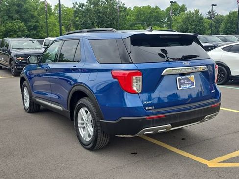 Certified 2023 Ford Explorer XLT w/ Equipment Group 202A AWD/4WD image 3