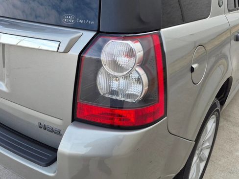 Used 2012 Land Rover LR2 HSE image 23
