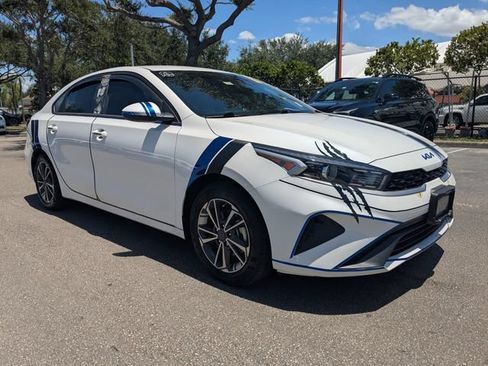 Certified 2023 Kia Forte LXS FWD image 8