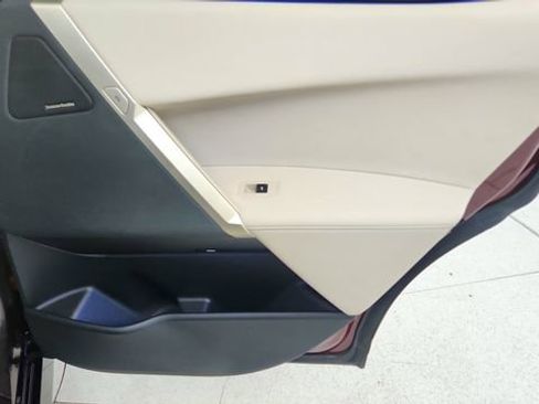 Used 2023 BMW iX xDrive50 w/ Premium Package image 29