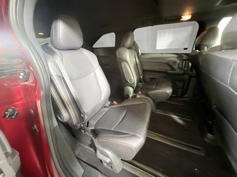 Used 2024 Toyota Sienna XSE image 29