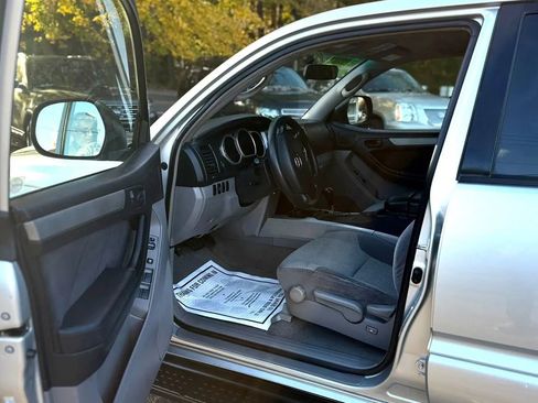 Used 2004 Toyota 4Runner Sport AWD/4WD image 12