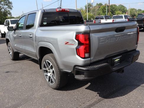 Used 2023 Chevrolet Colorado Z71 w/ Z71 Convenience Package 2 AWD/4WD image 3