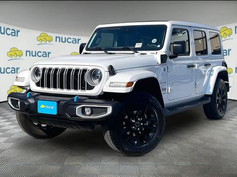 Used 2024 Jeep Wrangler Sahara w/ Technology Group image 3