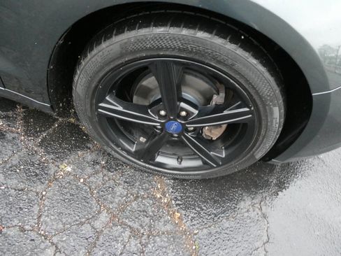 Used 2016 Ford Fusion SE w/ Equipment Group 201A image 26