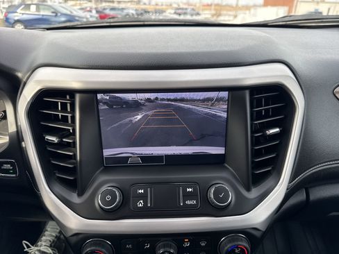 Certified 2023 GMC Acadia SLE image 17