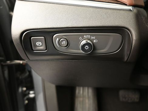 Used 2018 Buick Enclave Avenir w/ Avenir Technology Package image 35