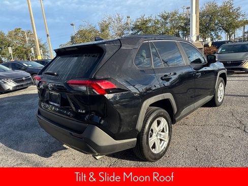 Used 2021 Toyota RAV4 XLE image 6