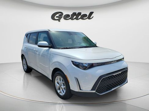 Used 2025 Kia Soul LX FWD image 6