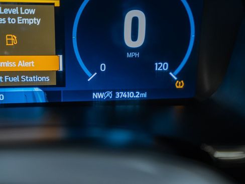 Used 2023 Ford F150 Lariat w/ Equipment Group 502A High image 56