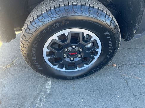 Used 2025 Toyota Tacoma TRD Off-Road image 28