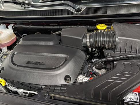 Used 2023 Chrysler Pacifica Touring-L AWD/4WD image 26