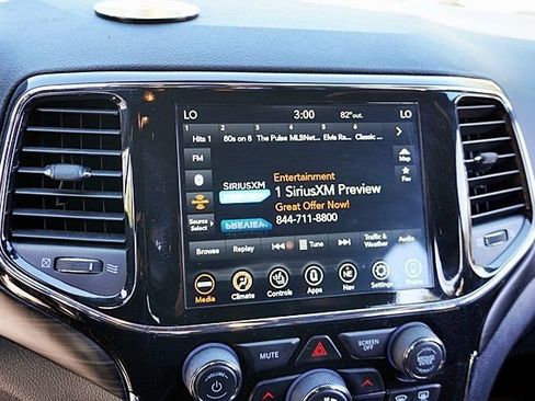 Certified 2022 Jeep Grand Cherokee Laredo X RWD image 24