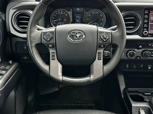Used 2020 Toyota Tacoma TRD Off-Road w/ TRD Premium Off Road Package AWD/4WD image 37