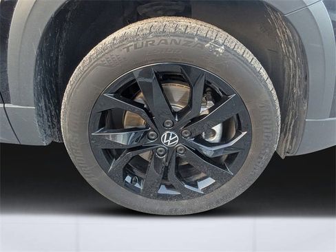 Used 2022 Volkswagen Taos SE image 9