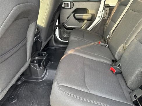 Used 2022 Jeep Wrangler Unlimited Sport image 20