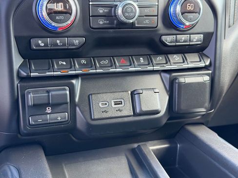 Used 2019 GMC Sierra 1500 AT4 w/ AT4 Premium Package AWD/4WD image 30