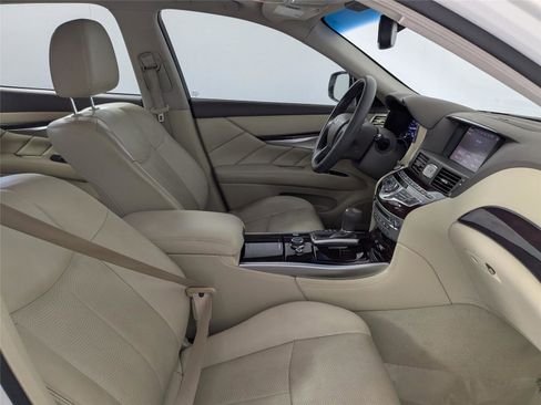 Used 2019 INFINITI Q70 L 3.7 image 30