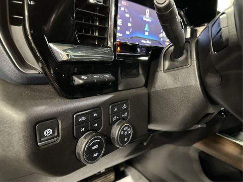Used 2024 Chevrolet Silverado 3500 High Country w/ Technology Package AWD/4WD image 19