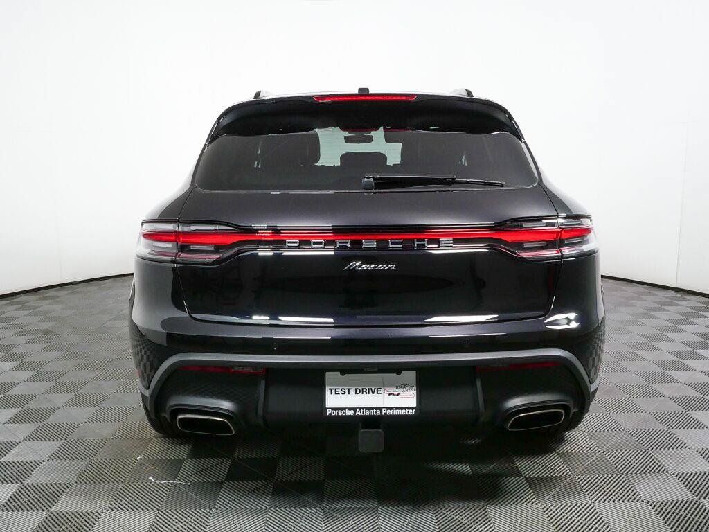 Certified 2026 Porsche Macan AWD/4WD image 30
