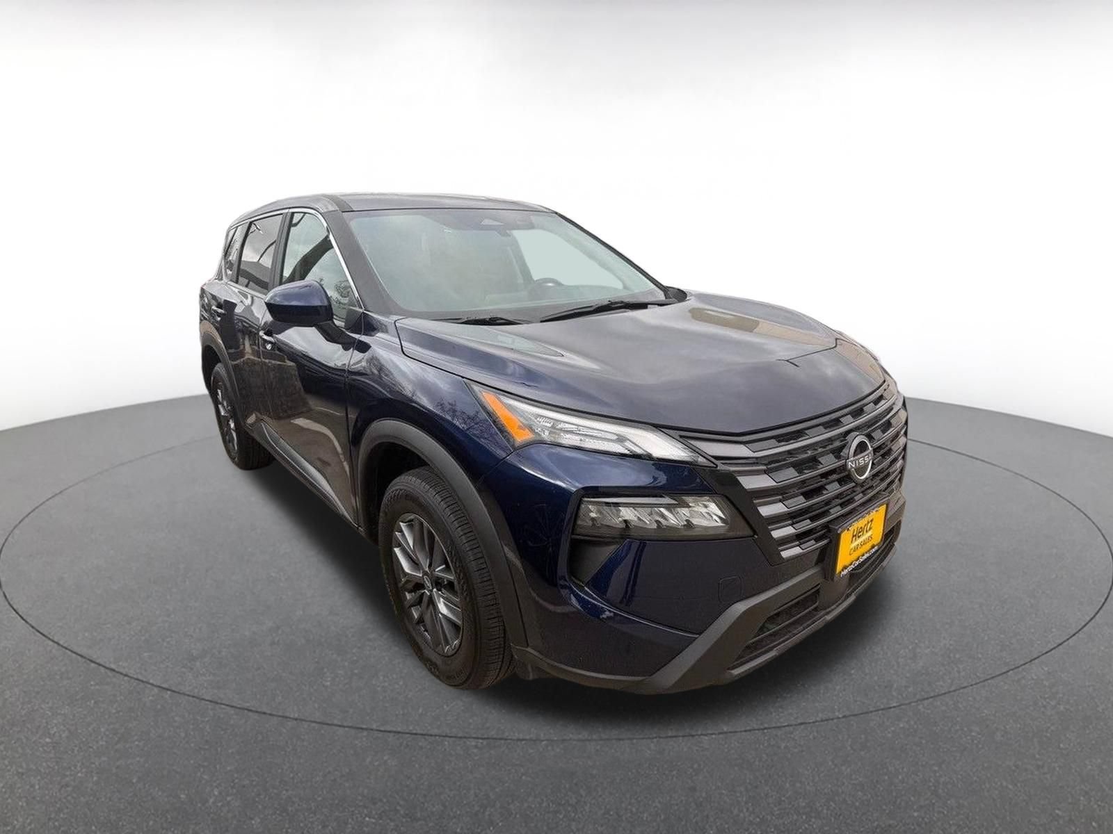 Used 2026 Nissan Rogue SV FWD image 2