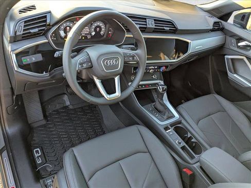 New 2025 Audi Q3 2.0T Premium image 3