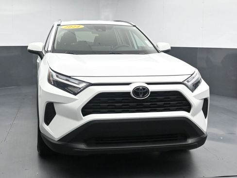 Used 2024 Toyota RAV4 XLE FWD image 3